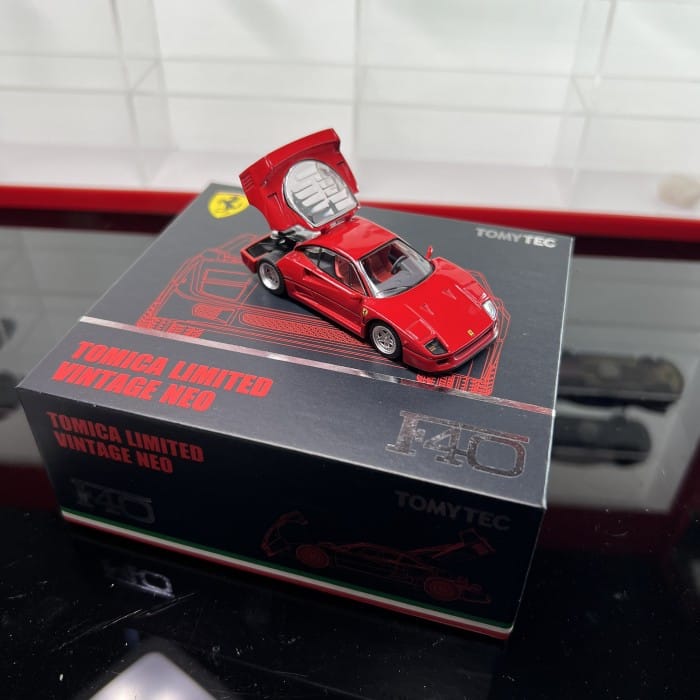 TOMYTEC TOMICA LIMITED　VINTAGE NEO F40 Tomica Limited Vintage NEO TLV Ferrari F40 1989 Red 1/64 Tomytec