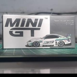 S15 Silvia Nissan 404 Error white S15 Silvia Nissan 1/64 404 Error ミニカー Putih S15 Silvia 404Error - White / ミニカー