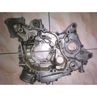 AX- crankcase cracked left clutches kawasaki zx 130 zx130