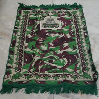 Prayer Prayer Prayer Pattern : Motives of Loreng TNI and Commando ...