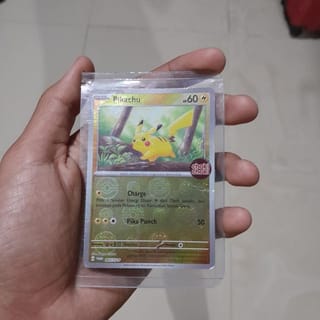 Pokémon Choki Choki Pikachu Card | Indo4ward